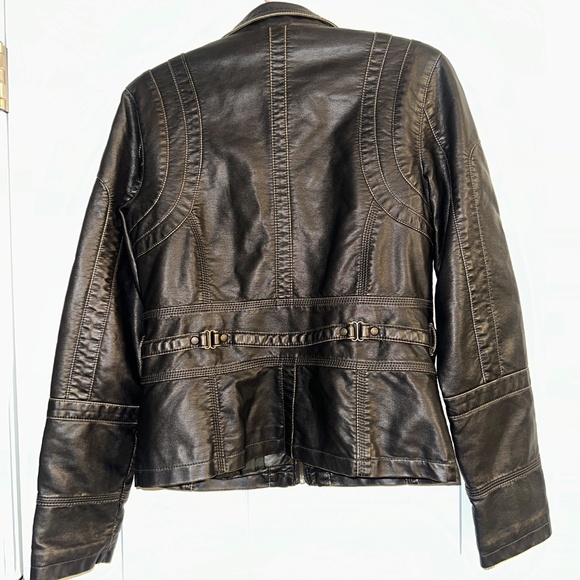 Big Chill Vintage Moto Jacket – Buckles, Studs & Bronze Detail (S) - Picture 5 of 6